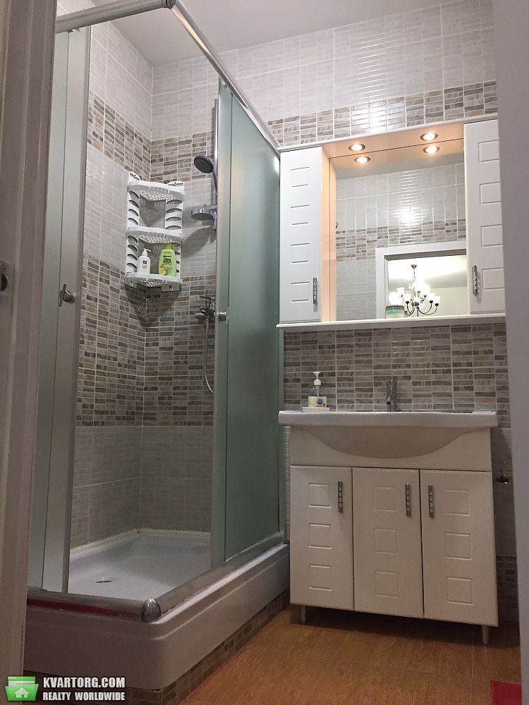 Rent out 2-room apartment. Киев,  Вышгородская — photo 4