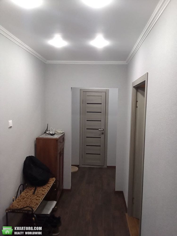 Rent out 2-room apartment. Киев, Харьковское шоссе — photo 1