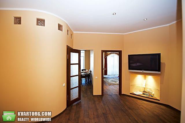 Rent out 2-room apartment. Киев,  Почайнинская — photo 3