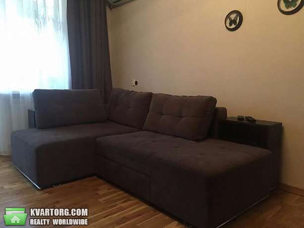 Rent out 2-room apartment. Киев,  Грекова — photo 2