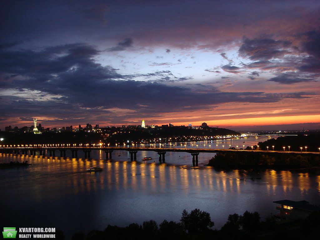 Rent out 2-room apartment. Киев,  Днепровская наб — photo 1
