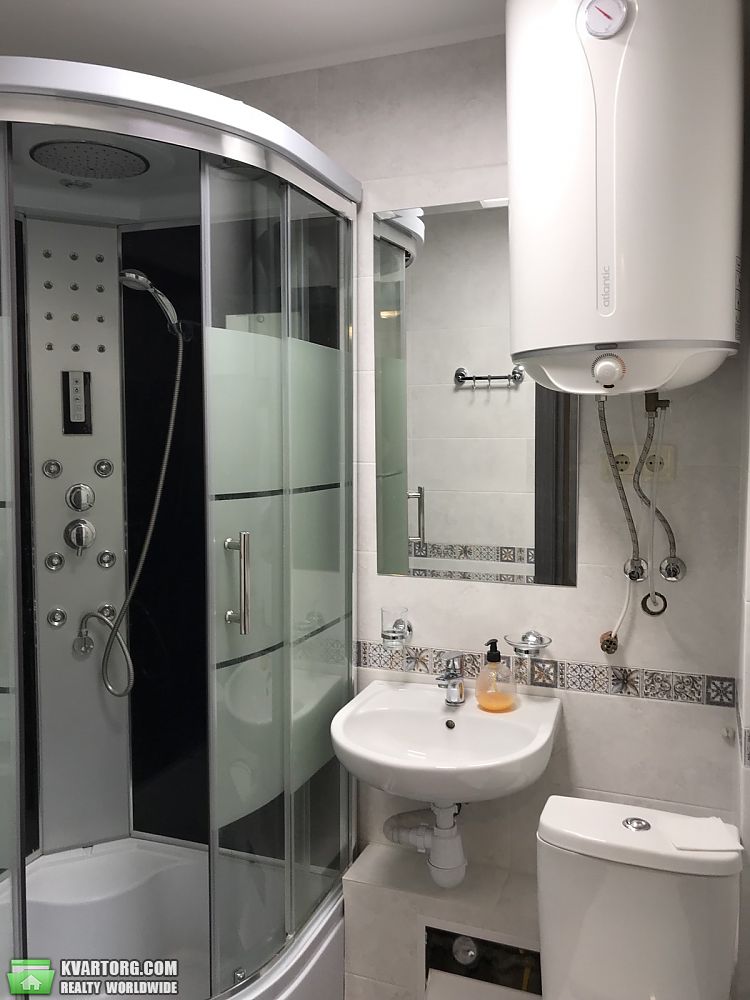 Rent out 1-room apartment. Киев, Вышгородская — photo 6