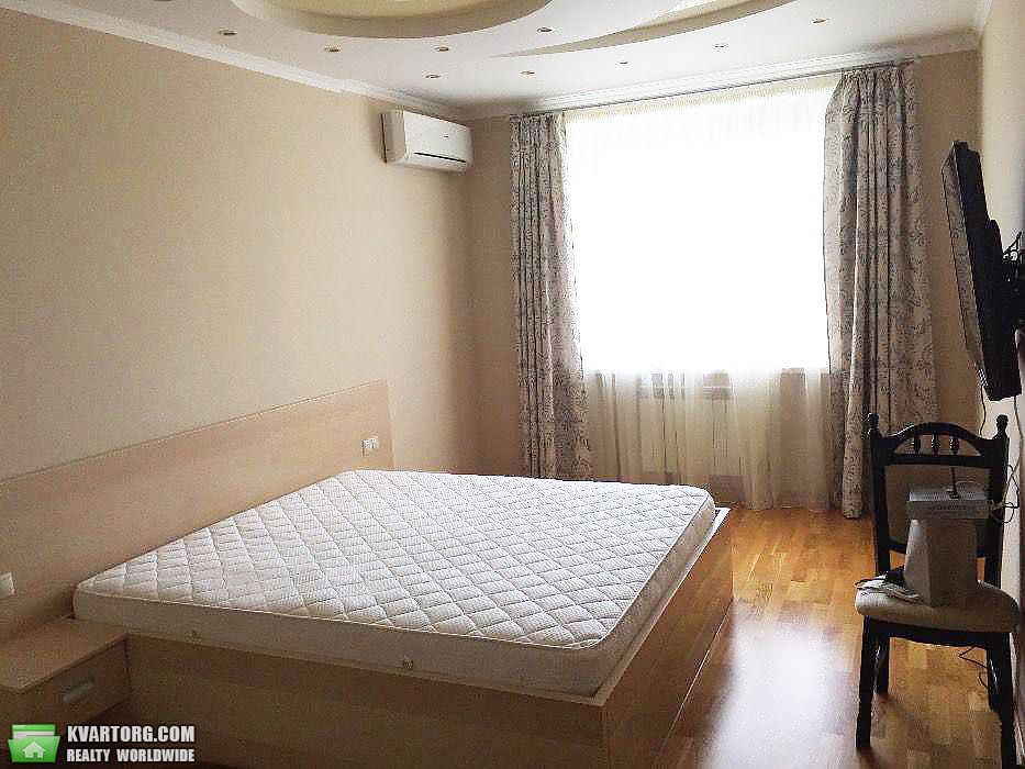 Rent out 3-room apartment. Киев,  Салютная — photo 4