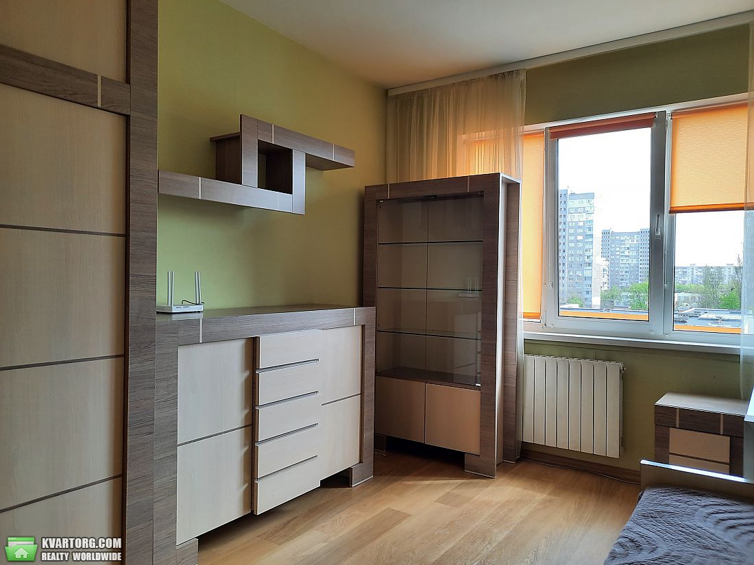 Sell 3-room apartment. Киев,  Озерная — photo 1
