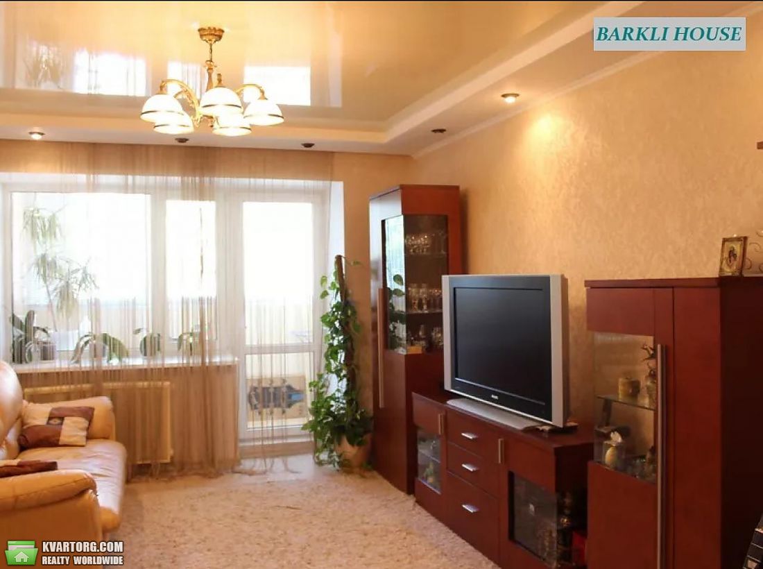 Rent out 3-room apartment. Киев,  Никольско-Слободская — photo 1
