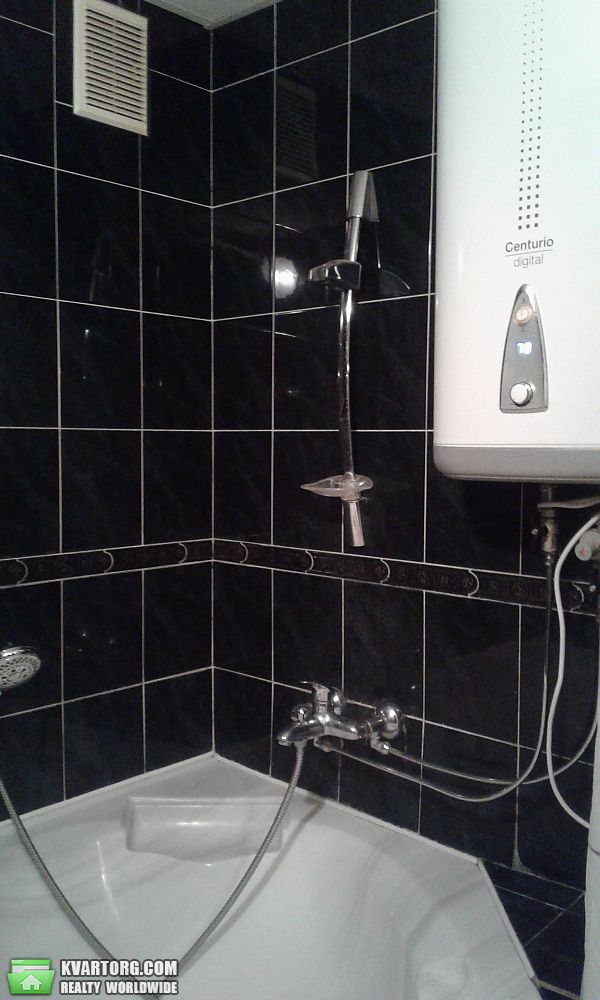 Rent out 2-room apartment. Киев,  Наумова — photo 9