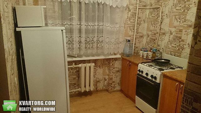 Rent out 2-room apartment. Киев,  Воссоединения пр — photo 5