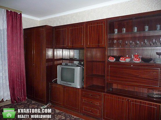 Rent out 3-room apartment. Киев,  Печенежская — photo 4