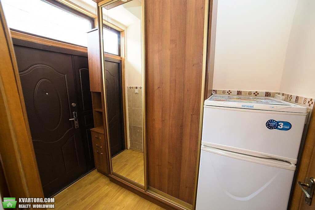 Rent out 2-room apartment. Львов, Площа ринок — photo 8