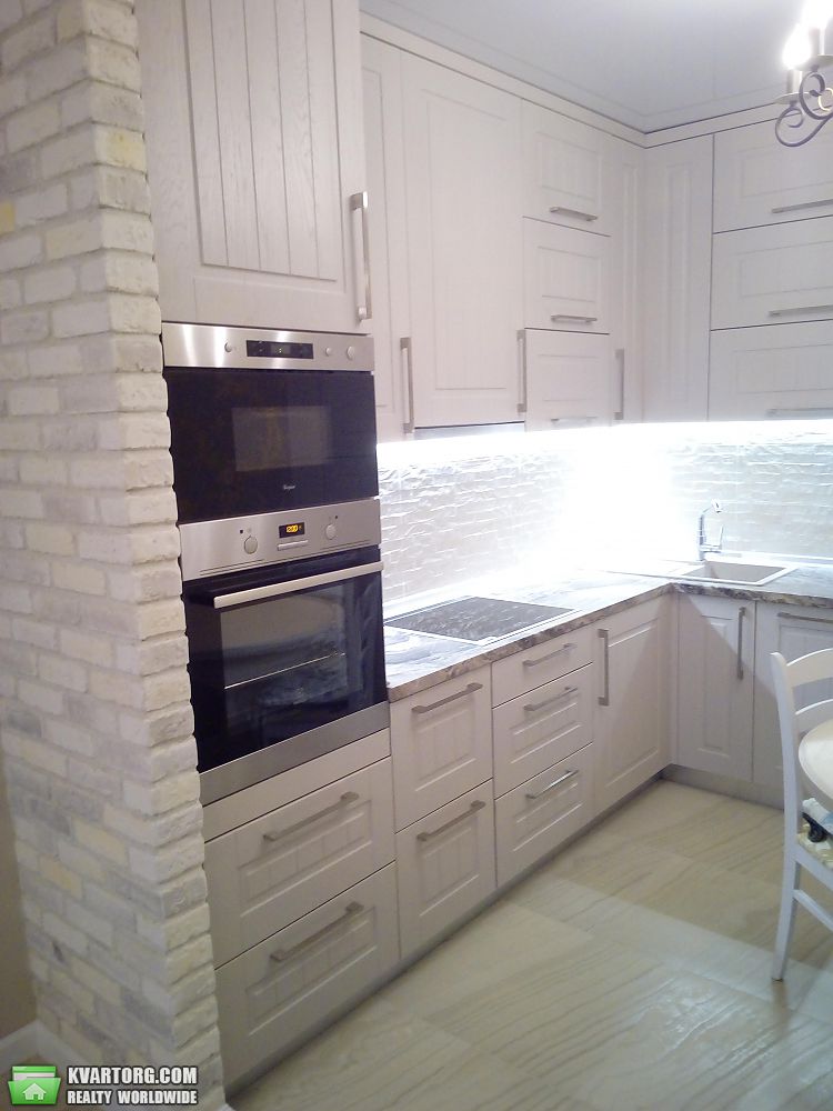 Rent out 2-room apartment. Киев, Петропавловская — photo 1