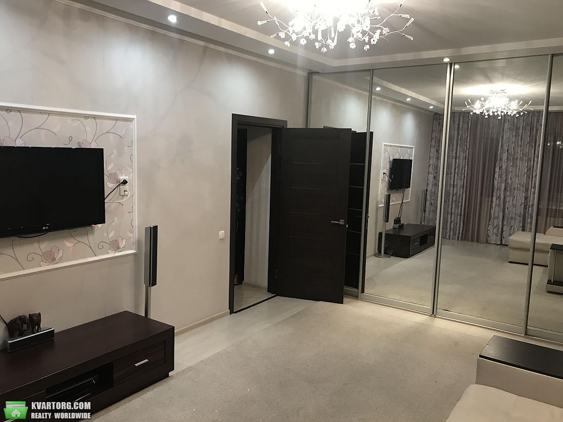 Sell 1-room apartment. Киев,  Амосова — photo 2