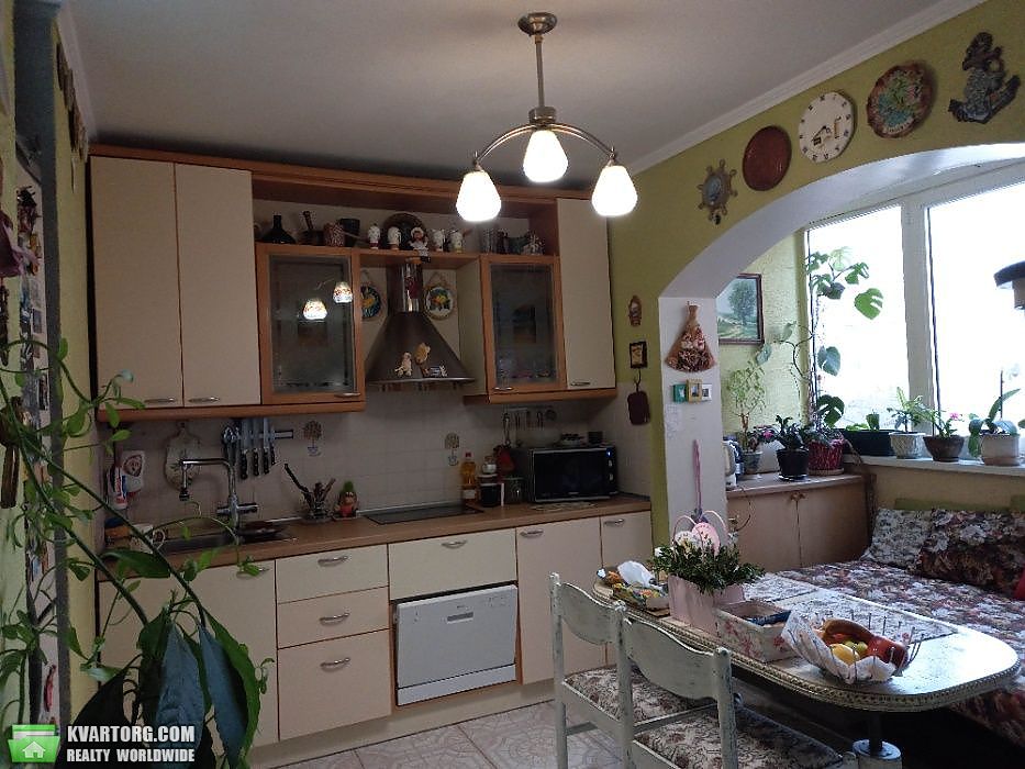 Sell 4-room apartment. Киев,  Радужная — photo 1