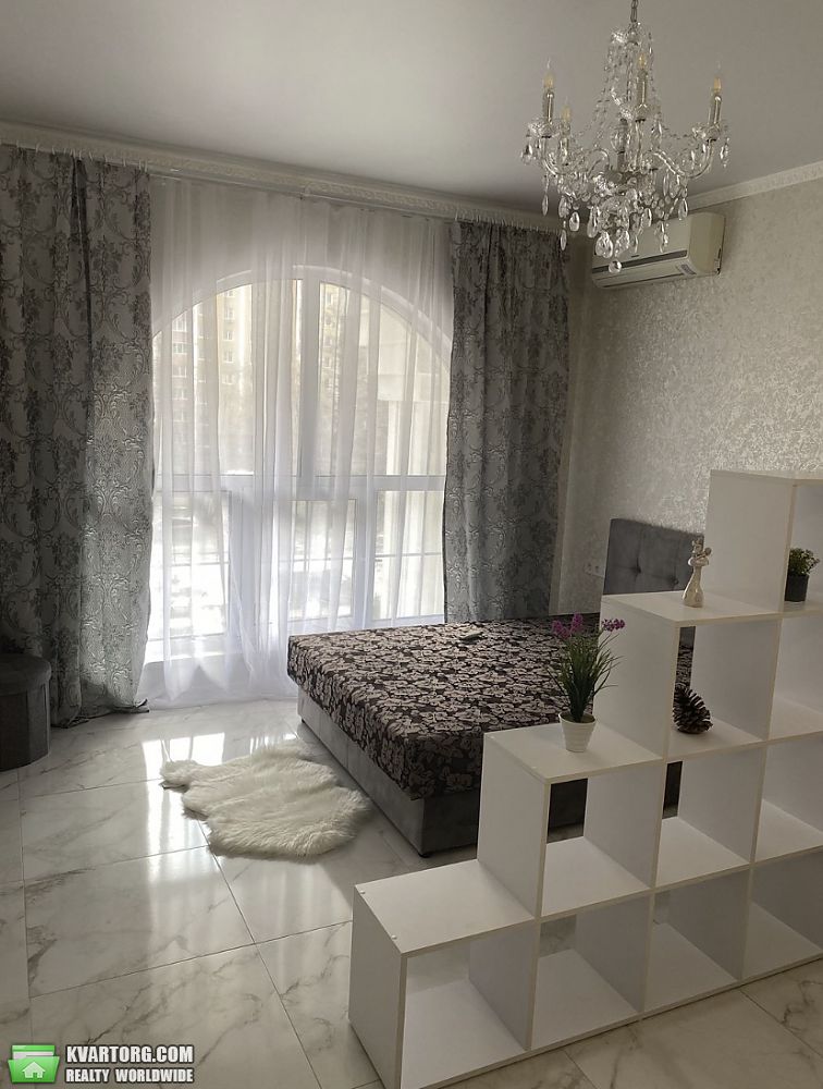 Rent out 1-room apartment. Киев,  Трутенко — photo 3