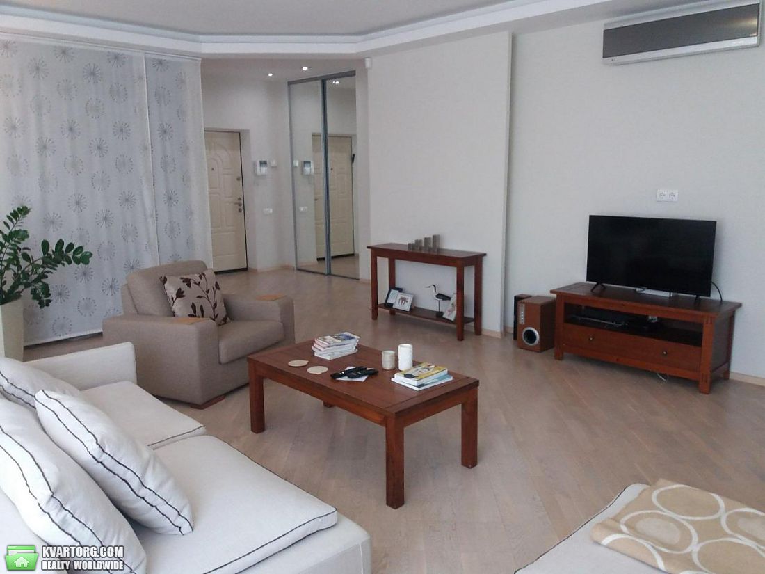 Rent out 3-room apartment. Киев,  Щекавицкая — photo 3