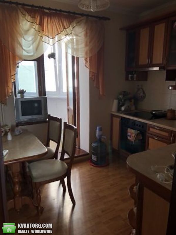Sell 4-room apartment. Киев,  Приречная — photo 3