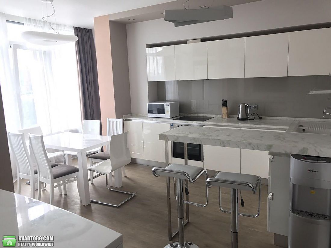 Rent out 2-room apartment. Киев,  Жилянская — photo 2