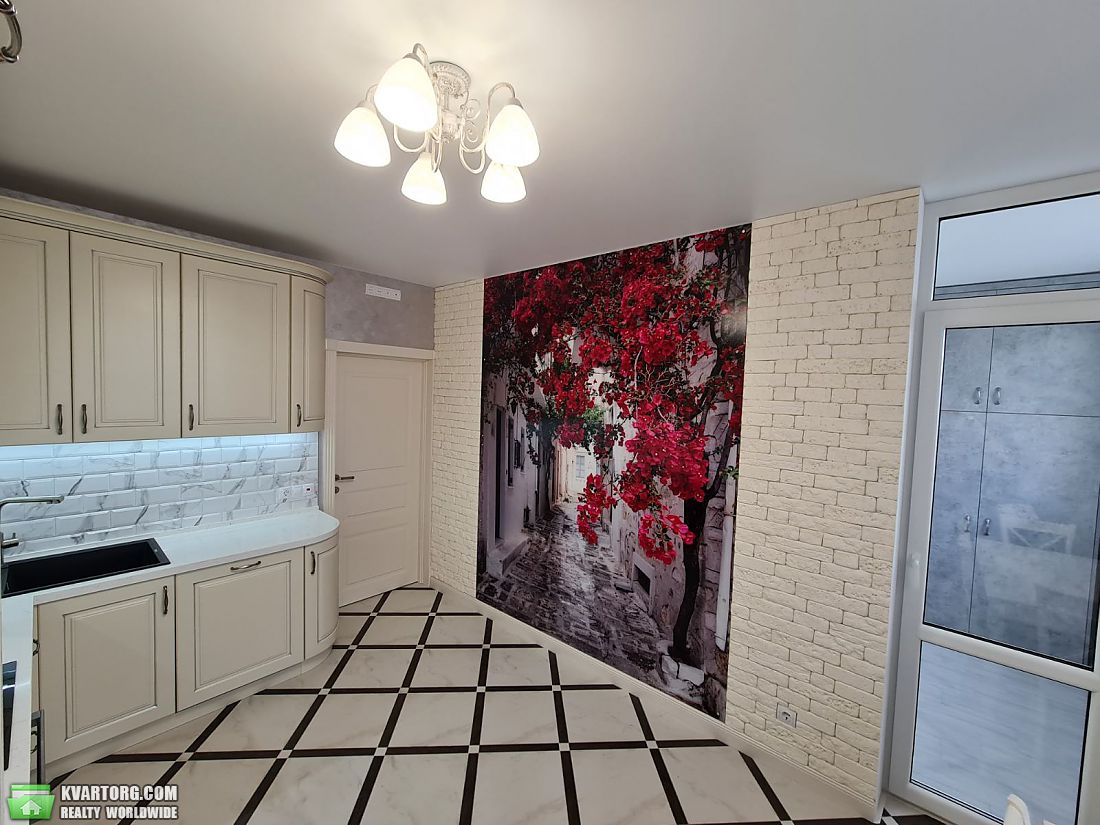 Rent out 3-room apartment. Киев,  Дегтяренко — photo 1