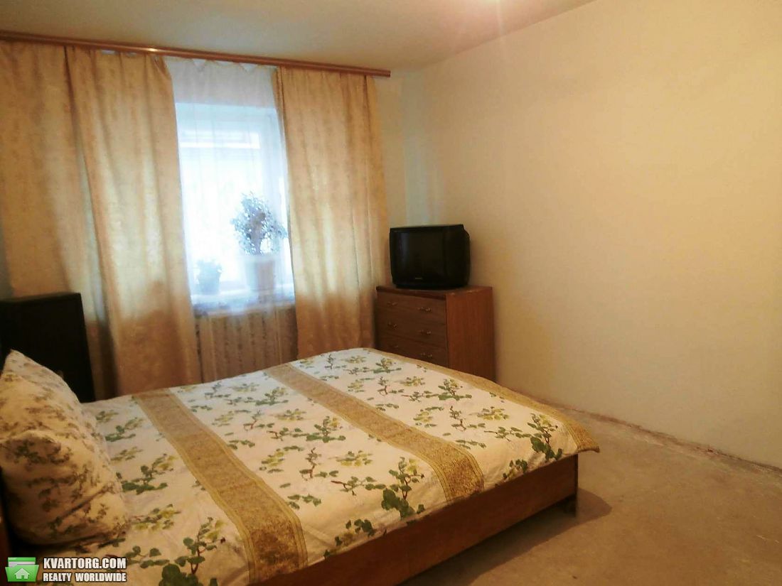 Sell 2-room apartment. Киев,  Краснопартизанская — photo 1