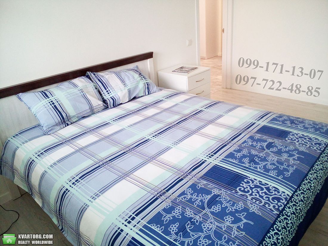 Rent out 3-room apartment. Киев,  Андрющенко — photo 1