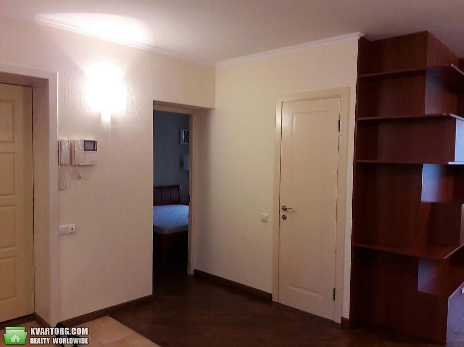 Rent out 3-room apartment. Киев,  Почайнинская — photo 3