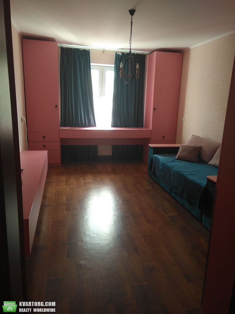 Rent out 1-room apartment. Киев, Данченко Сергея — photo 1