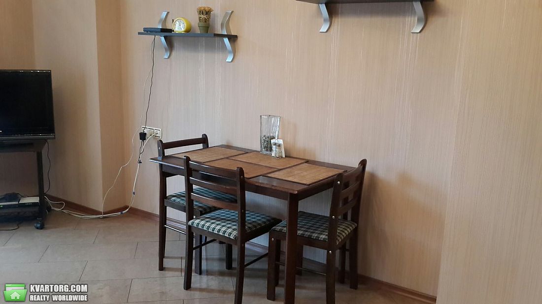 Rent out 2-room apartment. Киев,  Львовская — photo 2