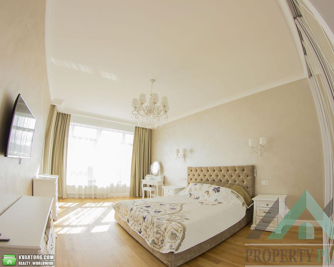 Rent out 4-room apartment. Киев,  Кловский спуск — photo 1