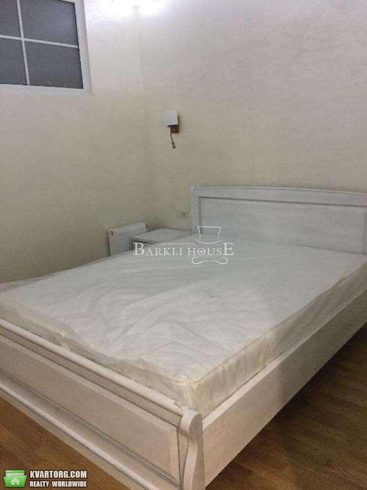 Rent out 2-room apartment. Киев, дегтярная — photo 8