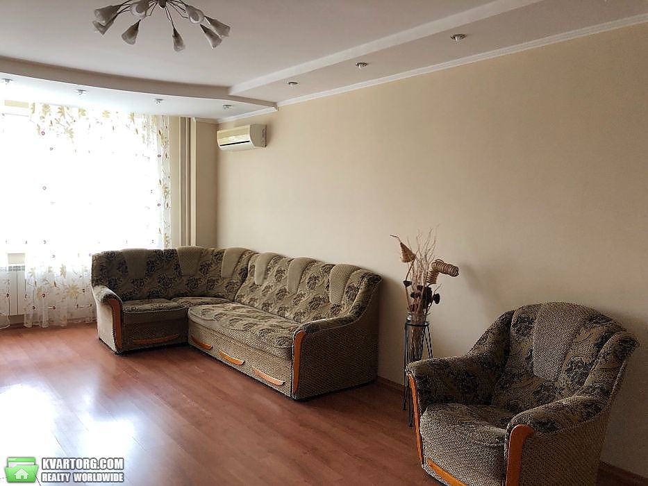 Rent out 3-room apartment. Киев,  Бажана — photo 4