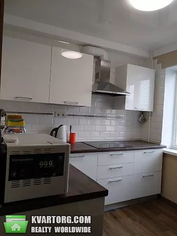 Rent out 3-room apartment. Киев,  Энтузиастов — photo 1
