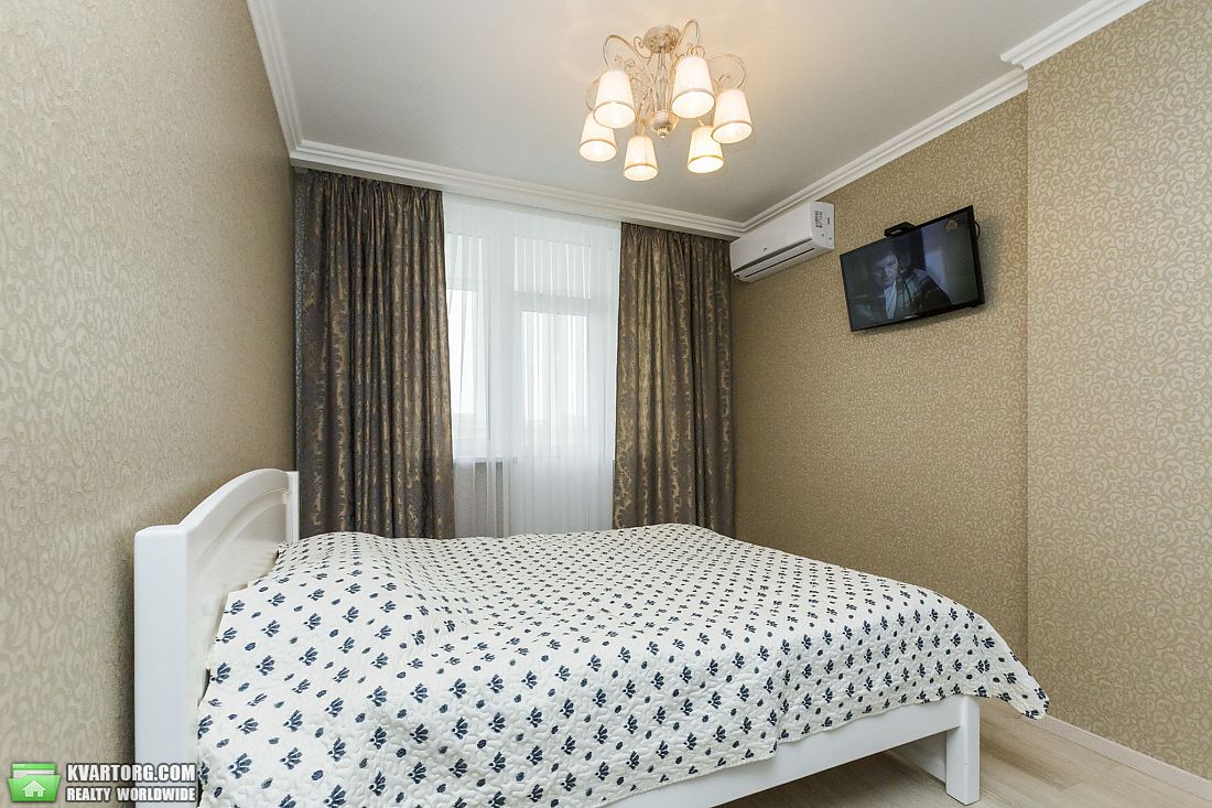 Rent out 2-room apartment. Киев, Никольско-Слободская — photo 3