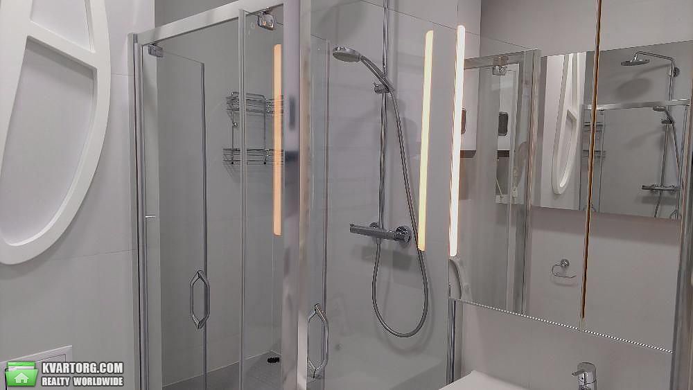 Rent out 3-room apartment. Киев,  Сечевых Стрельцов — photo 9