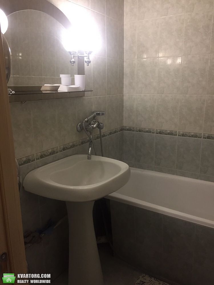 Rent out 2-room apartment. Киев,  Глушкова пр — photo 8