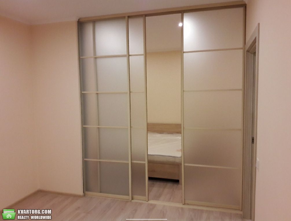 Rent out 2-room apartment. Киев, Светлая — photo 5