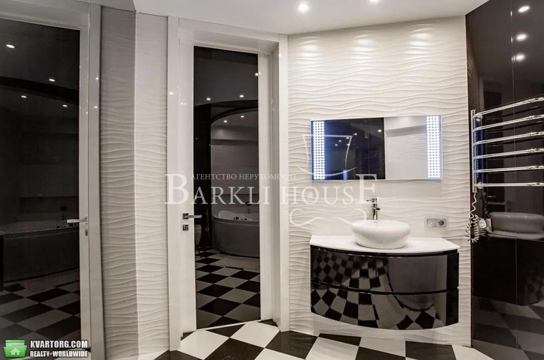 Rent out 3-room apartment. Киев,  Черновола — photo 10