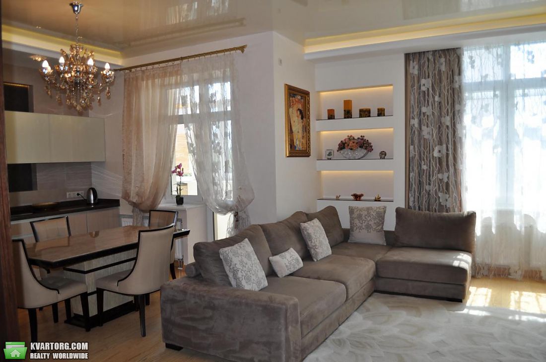 Rent out 2-room apartment. Киев,  Соломенская — photo 2