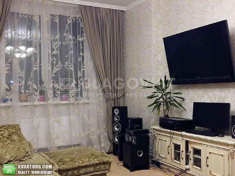 Sell 2-room apartment. Киев,  Ломоносова — photo 1
