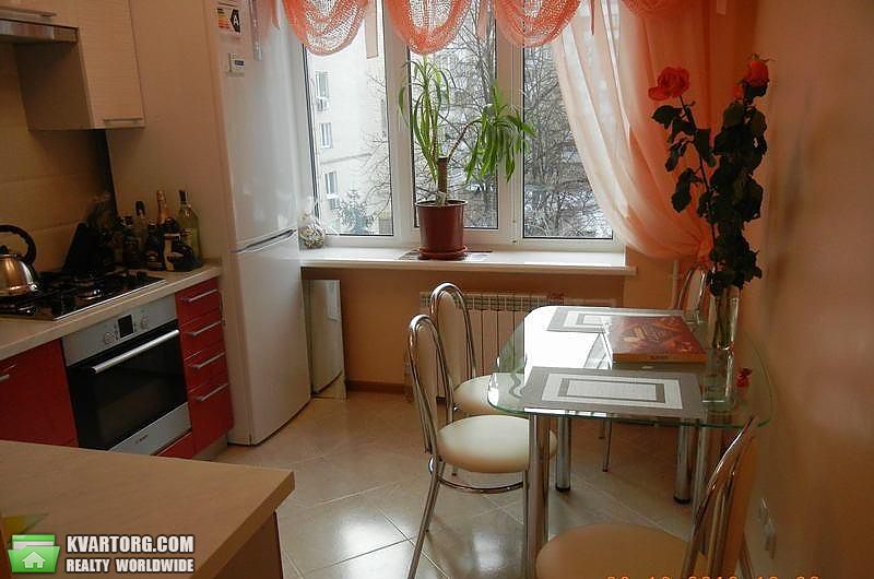 Rent out 2-room apartment. Киев,  Ковпака — photo 4