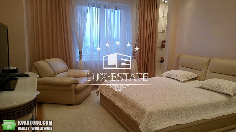 Rent out 2-room apartment. Киев, Артема — photo 1