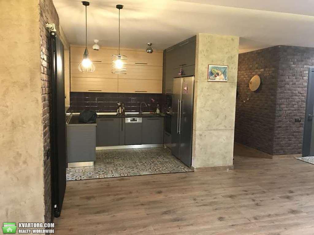 Rent out 3-room apartment. Киев, Богатырская — photo 1