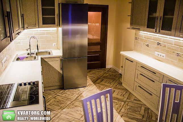 Rent out 2-room apartment. Киев,  Заречная — photo 1