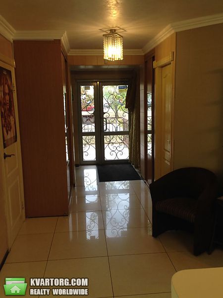 Rent out office. Киев, ул.Лайоша Гавро — photo 1