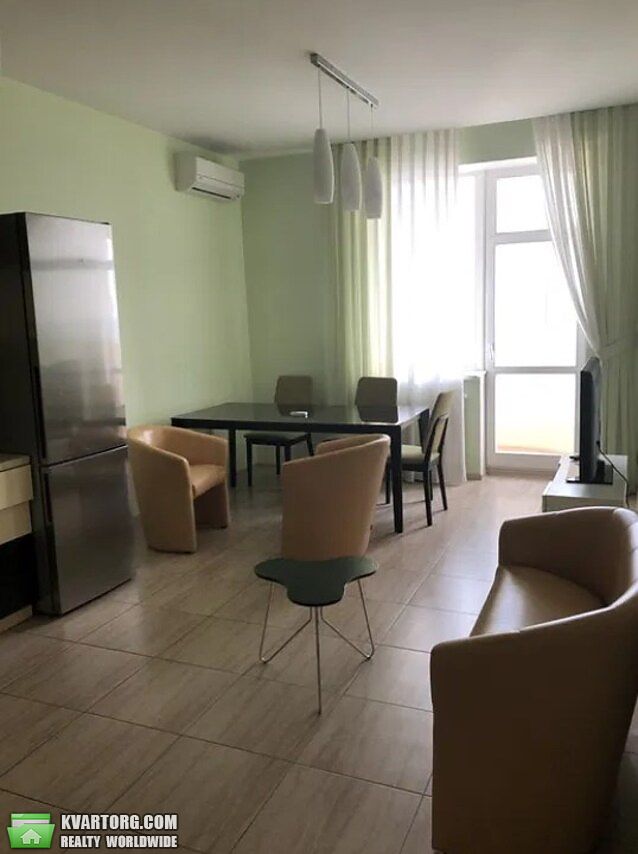 Rent out 2-room apartment. Киев,  Лабораторный пер — photo 5