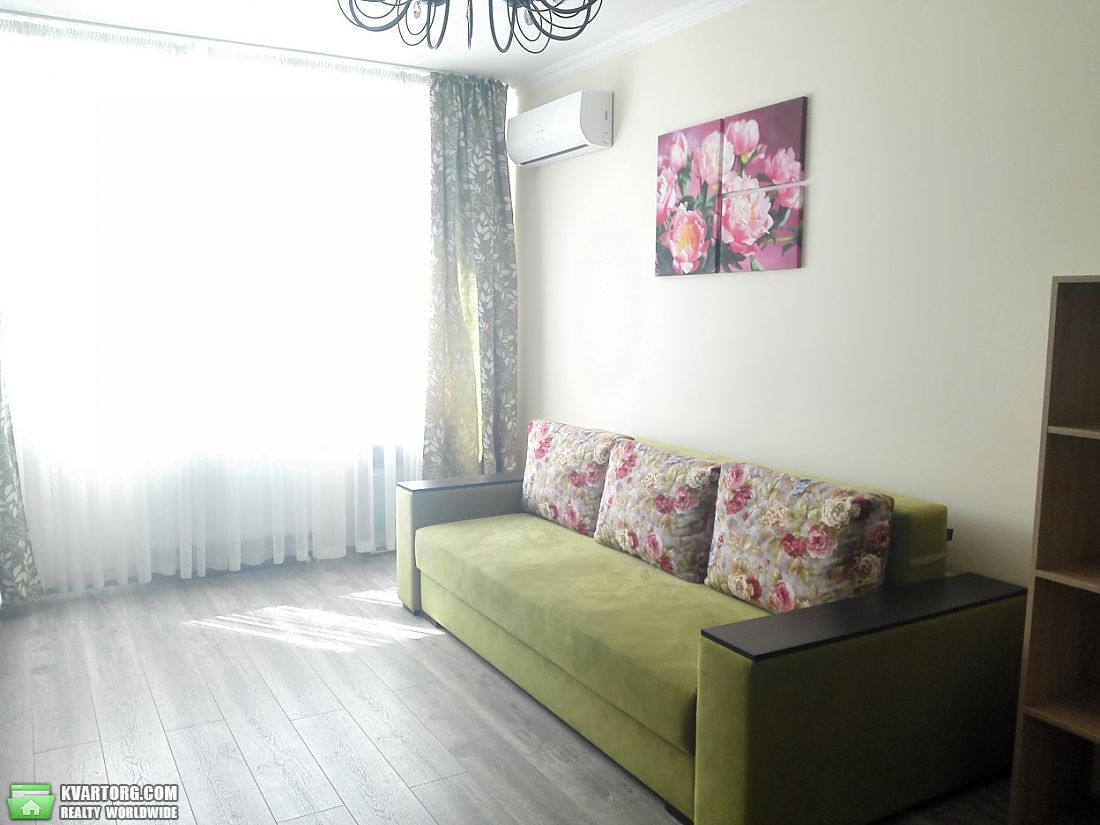 Rent out 1-room apartment. Киев,  Пчелки — photo 1