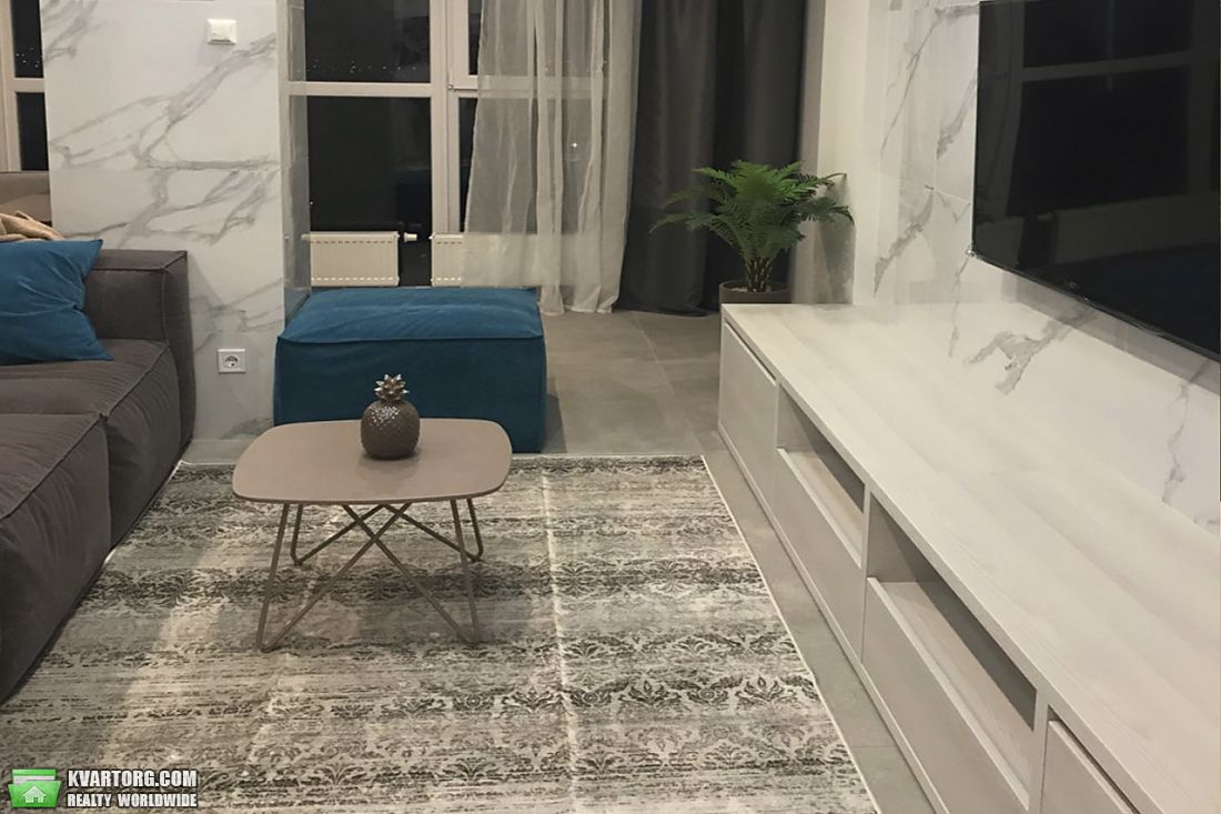 Rent out 3-room apartment. Днепропетровск, Европейская ул. — photo 2