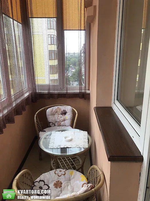 Rent out 2-room apartment. Львов, Чорновола — photo 5