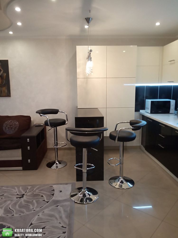 Rent out 2-room apartment. Киев, Антоновича — photo 4