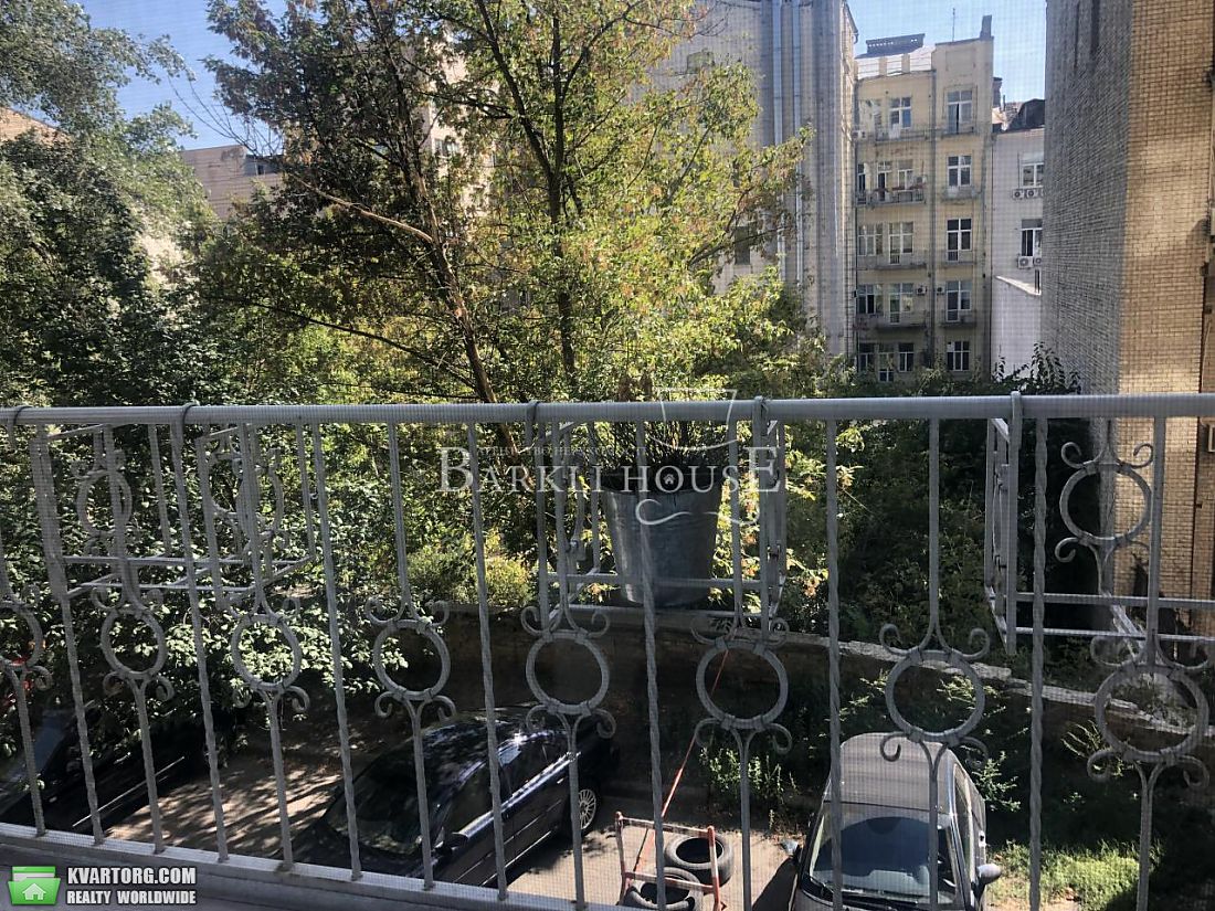 Rent out 2-room apartment. Киев,  Костельная — photo 9