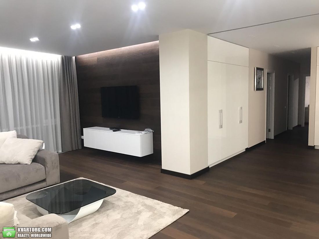 Rent out 4-room apartment. Киев,  Ломоносова — photo 2