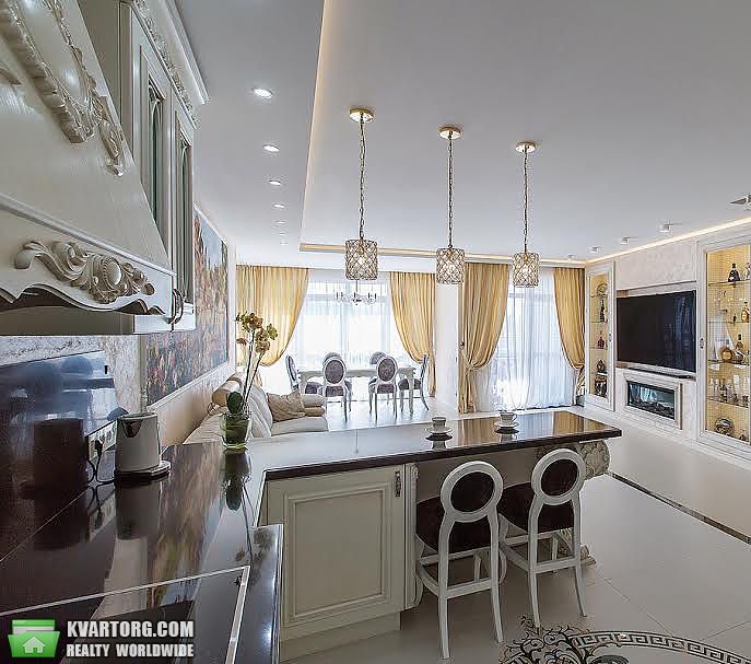 Sell 3-room apartment. Киев,  Драгомирова — photo 1